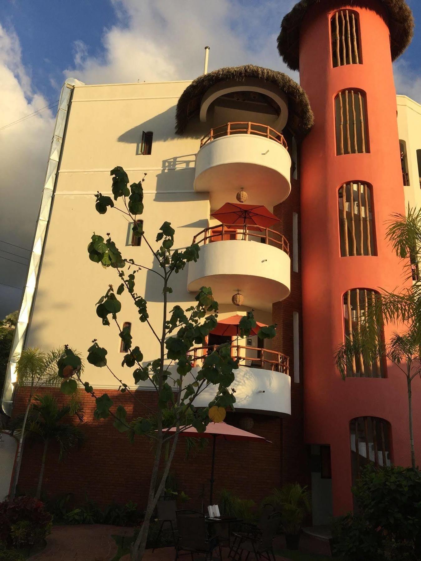 Hotel Y Suites Los Encantos Sayulita Ngoại thất bức ảnh